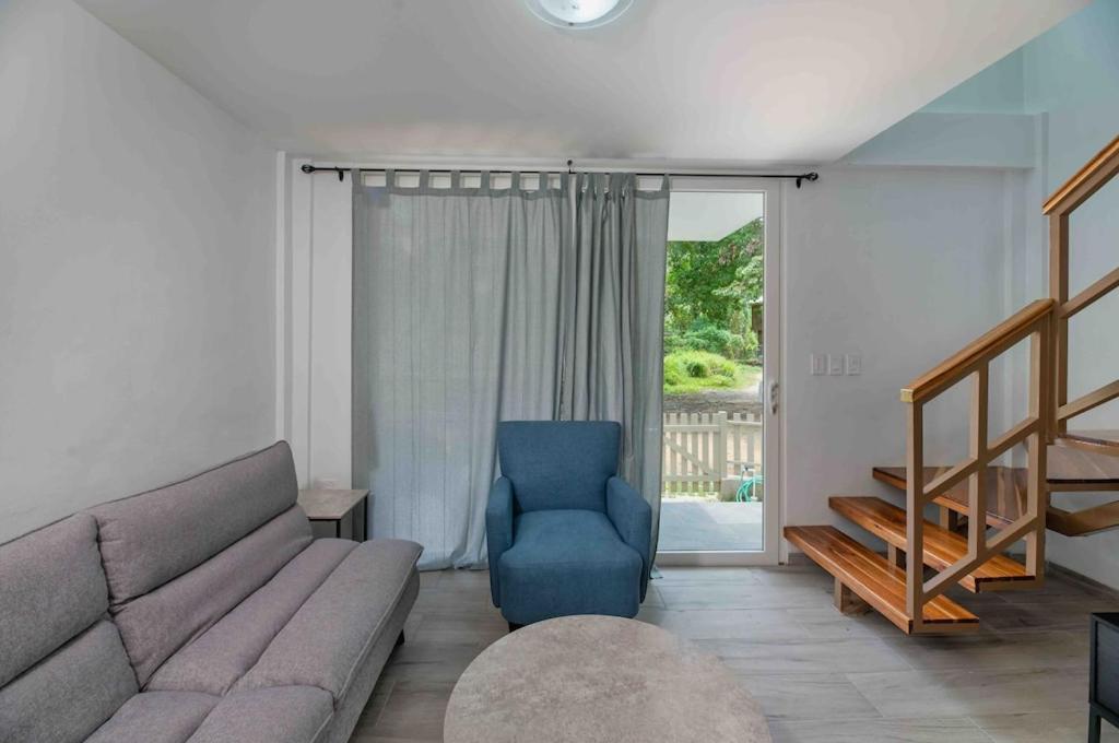 Cozy Beach Villa At The Shores 5 Minutes From The Beach West End Bagian luar foto