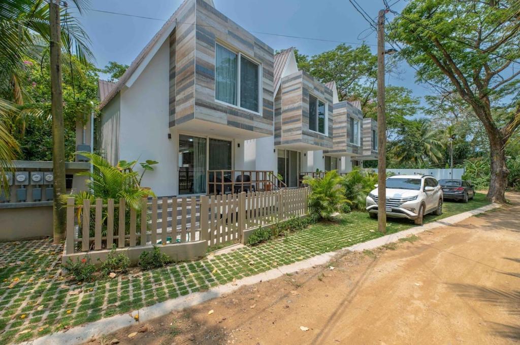 Cozy Beach Villa At The Shores 5 Minutes From The Beach West End Bagian luar foto