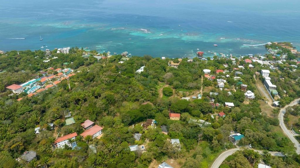 Cozy Beach Villa At The Shores 5 Minutes From The Beach West End Bagian luar foto