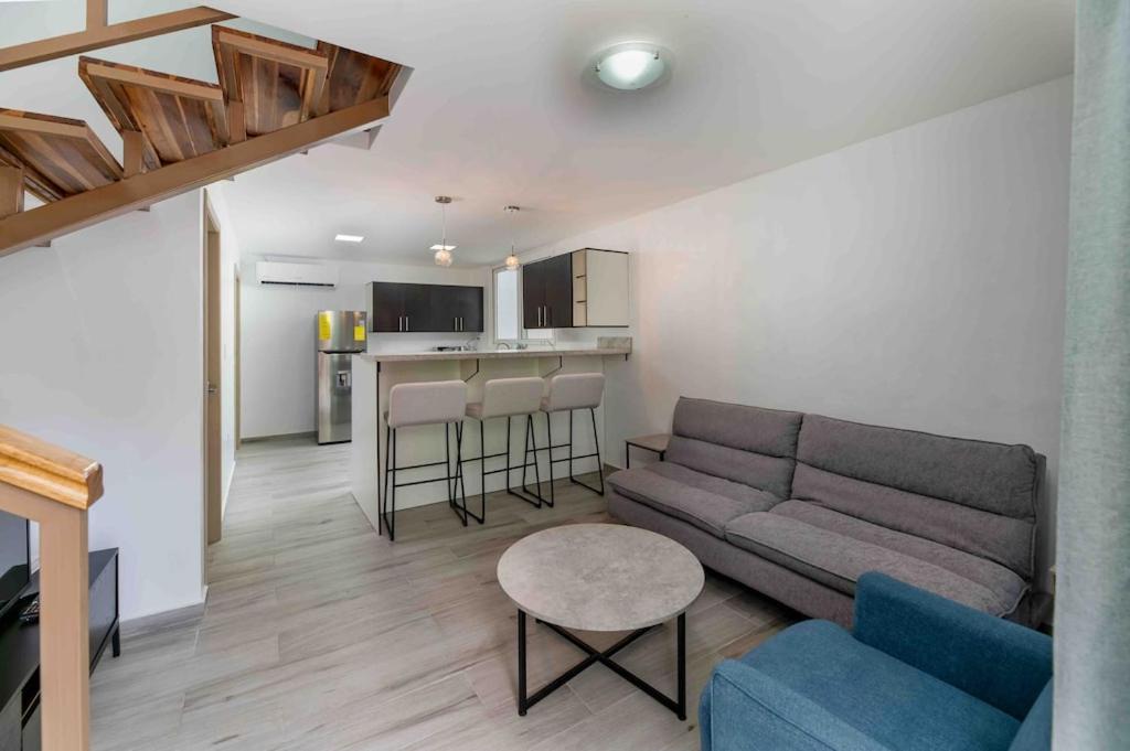 Cozy Beach Villa At The Shores 5 Minutes From The Beach West End Bagian luar foto
