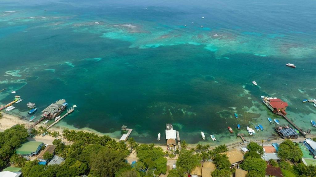 Cozy Beach Villa At The Shores 5 Minutes From The Beach West End Bagian luar foto