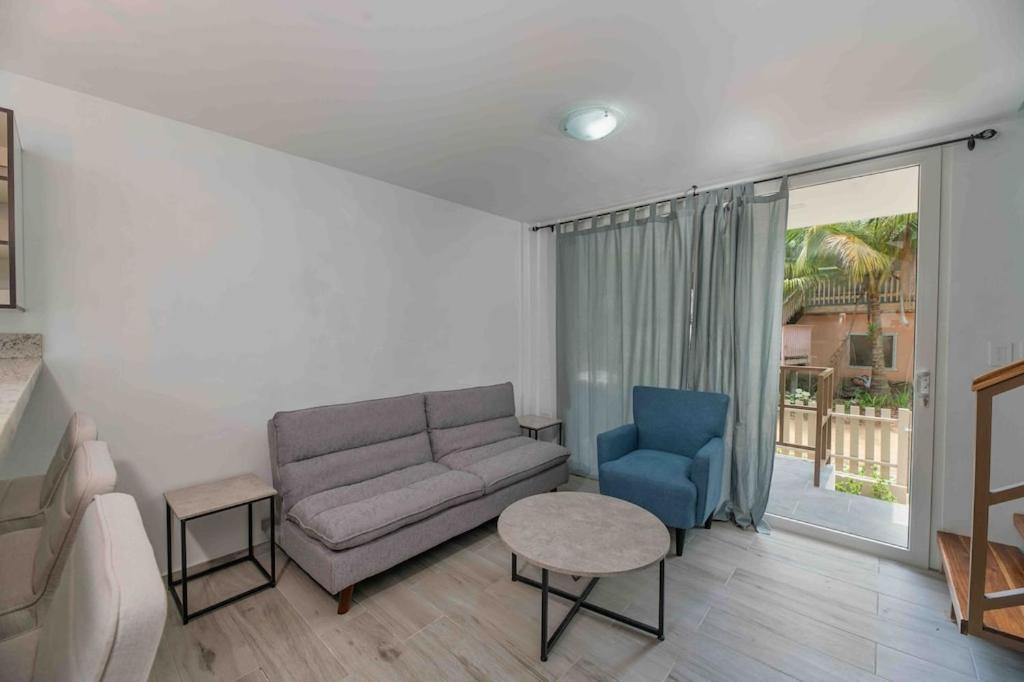Cozy Beach Villa At The Shores 5 Minutes From The Beach West End Bagian luar foto